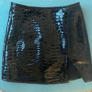 BLACK LEATHER MINI SKIRT. Crocodile Print. Mini Leather Skirt with Slit